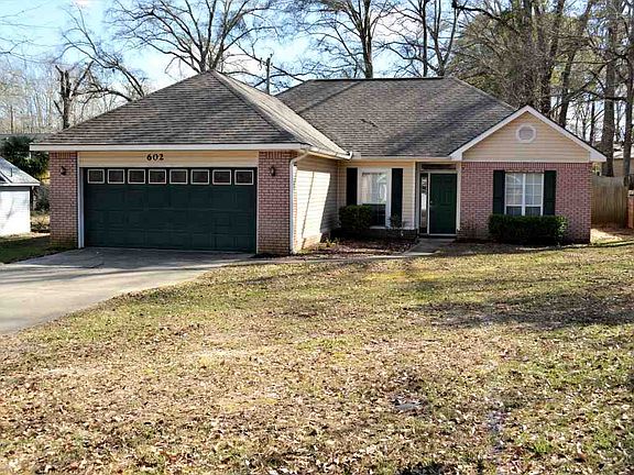 3rd image of 602 Antler Dr