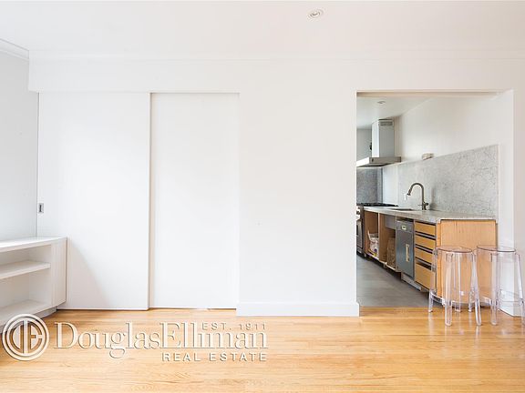 4th image of 30 E 9th St APT 6KK