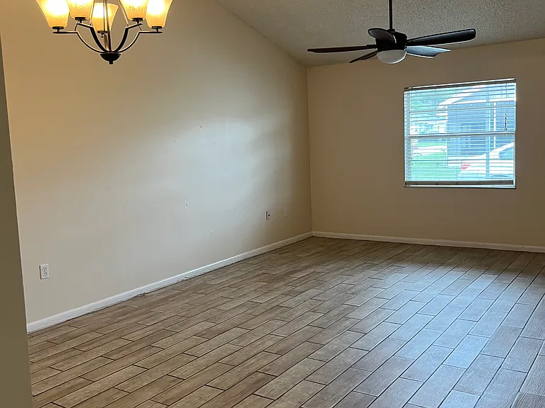 4721 Silver Cir — Photo 8