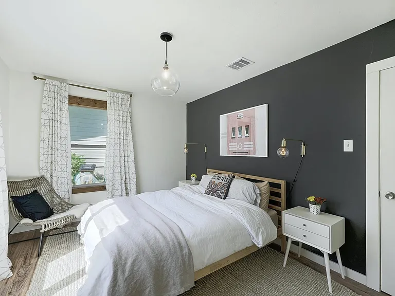 4900 Hilldale Dr — Photo 13