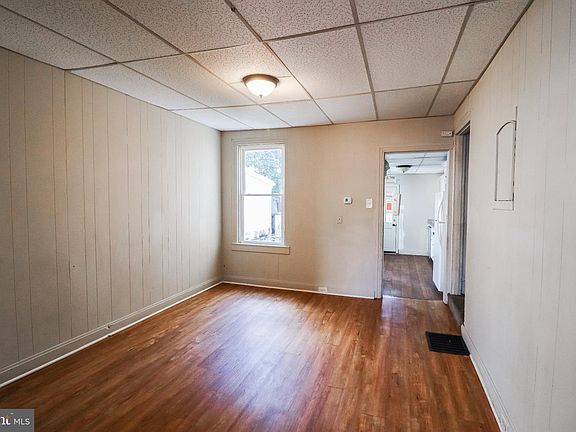 4th image of 480 W Princess St