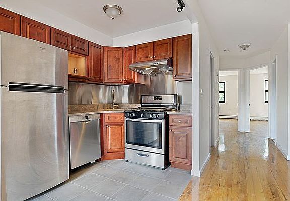 3rd image of 654 Kosciuszko St Floor 2