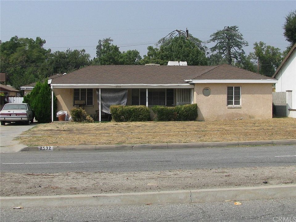 1st image of 2532 Valencia Ave