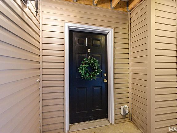 3rd image of 9719 Crayford Dr #D