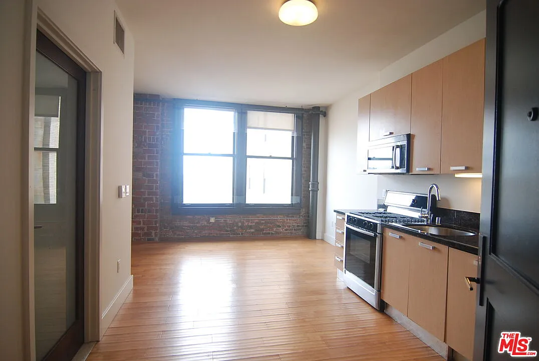 1 bed, 1.0 bath, 470 sqft, $1,800 — Photo 1