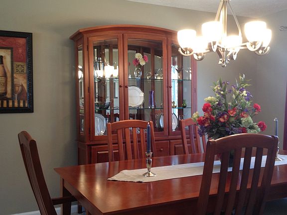 4th image of 619 Sturbridge Dr