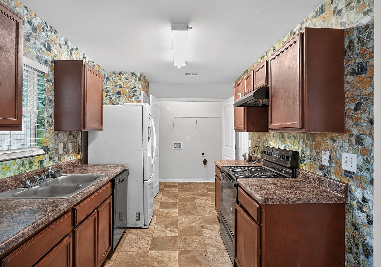 3 Bed Room Family Home For Rent — Photo 4