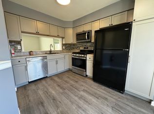 905 Maplecrest Rd, Edison, NJ 08820