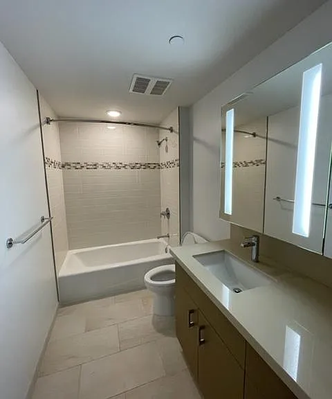 555 South St #3303 — Photo 3