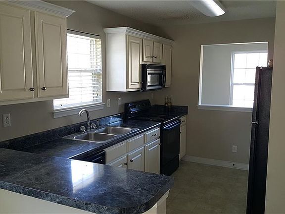 3rd image of 4696 Twin Hickory Lake Dr