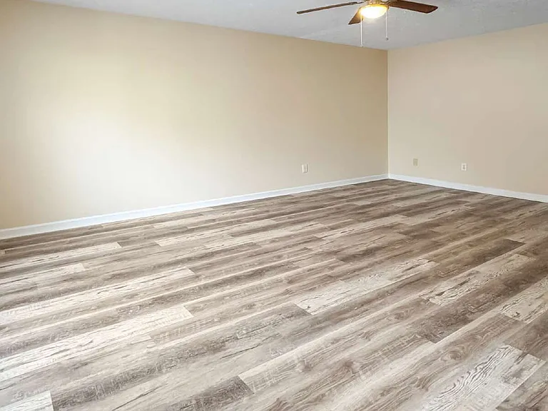 4801 Victoria Ct — Photo 7