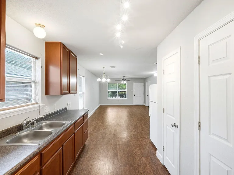 11723 Greenmesa Dr — Photo 17