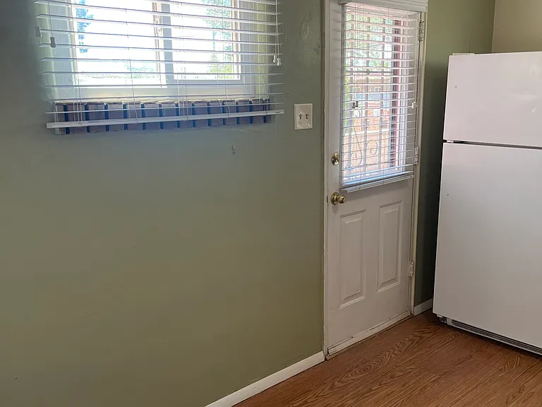 813 Wilmoore Dr SE — Photo 9