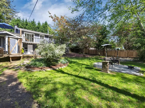 3424 Hammond Bay Rd, Nanaimo, BC V9T 1E6
