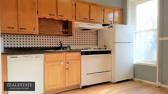 Rented by ZealEstate Group Inc | media 8