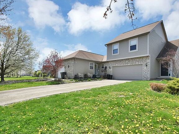 3rd image of 203 N Miller Dr