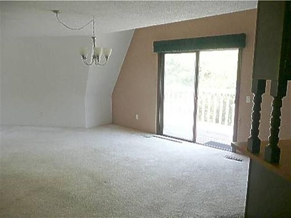 3rd image of 1117 W Adler Rd