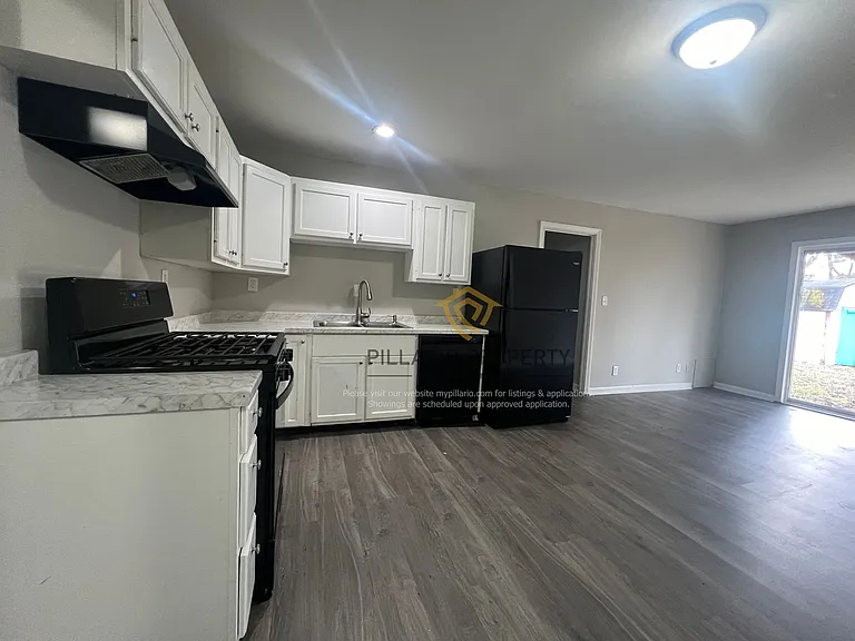 8523 E 42nd St — Photo 19