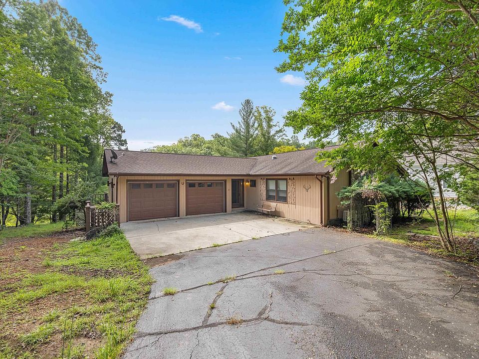 1st image of 21 Vine Ridge Dr