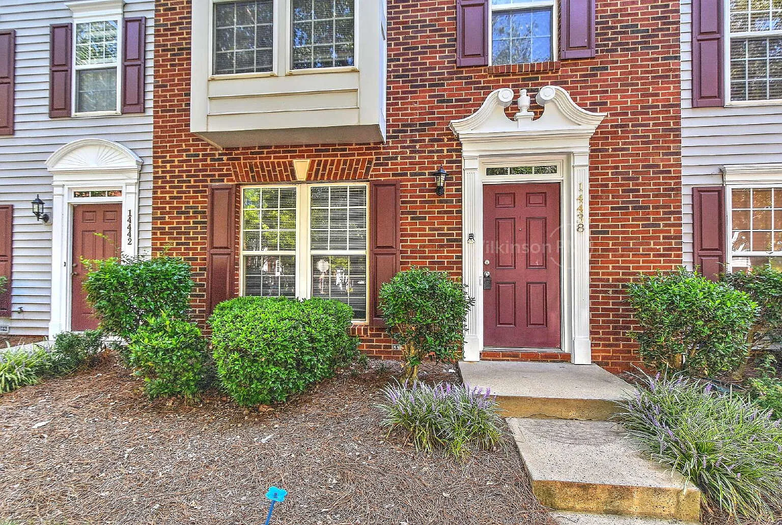 3 bed, 4.0 bath, 1936 sqft, $2,150 — Photo 3