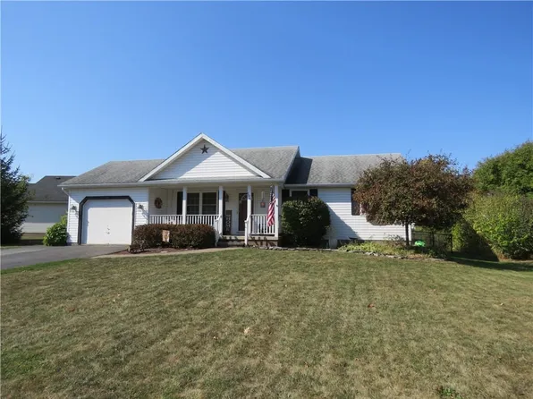 106 Delaina Rose Cir, Brockport, NY 14420