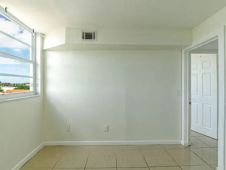 1990 Marseille Dr #402 — Photo 31