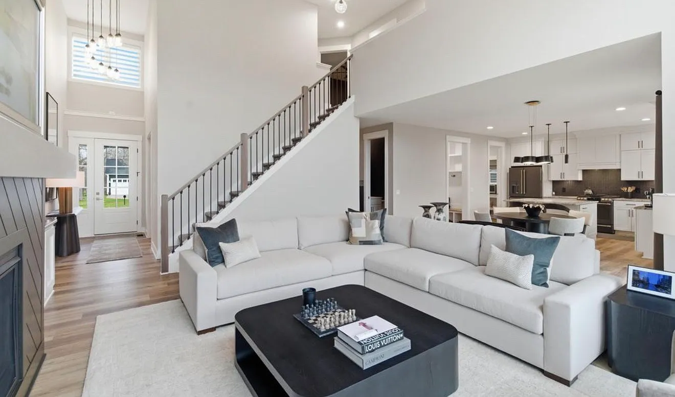 4 bed, 2476 sqft, $4,000 — Photo 3