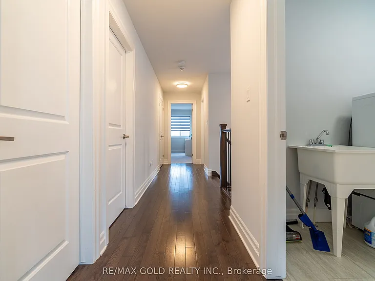 2591 Sheffield Blvd — Photo 41