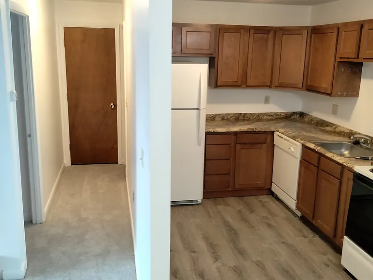 Ledgewood Court — Photo 16