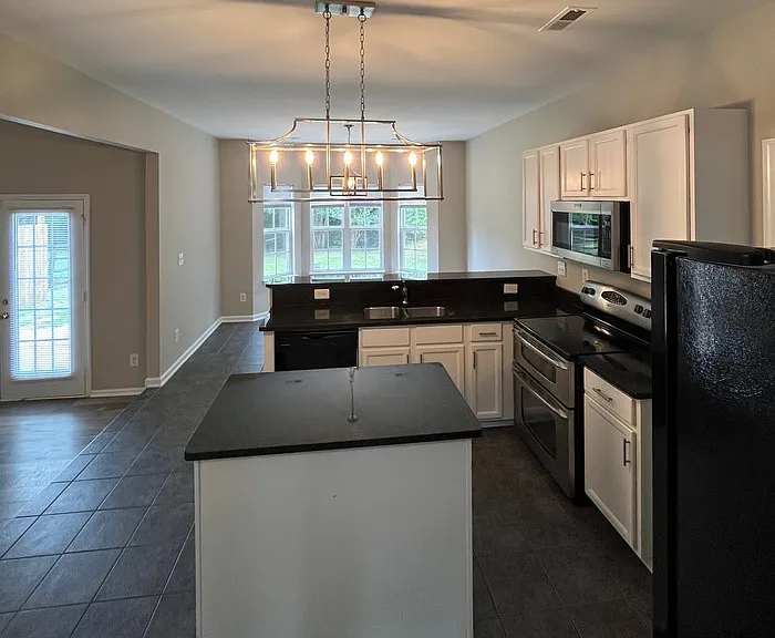15315 Edgewater Forest Ln — Photo 9