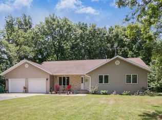 64 Fairidge Cir, Lisbon, IA 52253