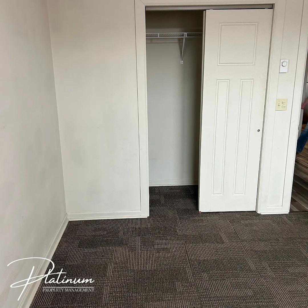 642 W Granite — Photo 2