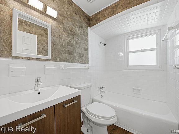 5th image of 25916 Cubberness St