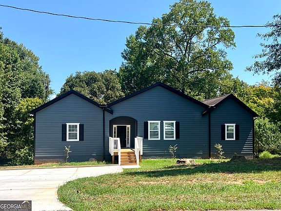 3rd image of 599 Chambers Rd