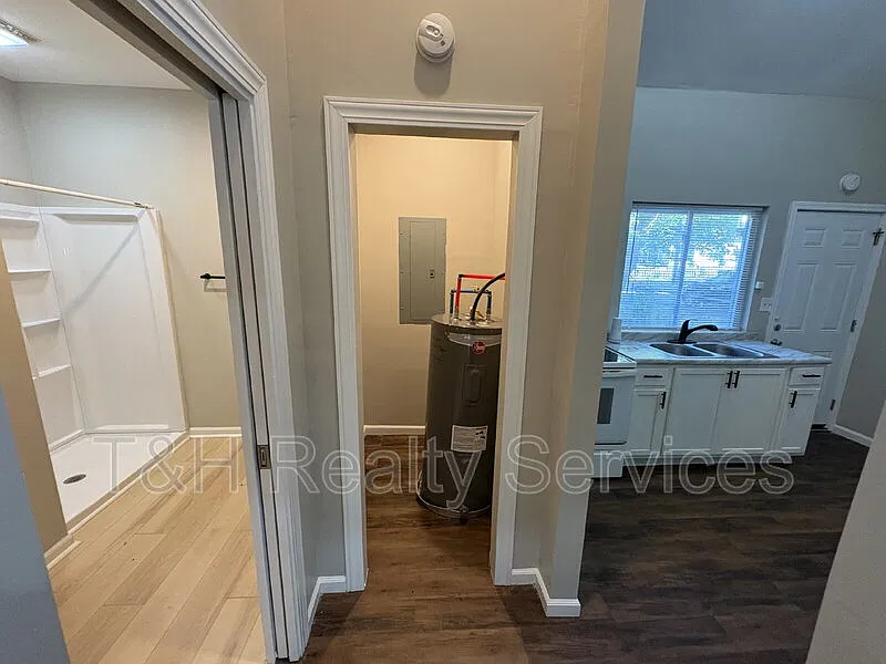 1 bed, 1.0 bath, 391 sqft, $1,150 — Photo 4