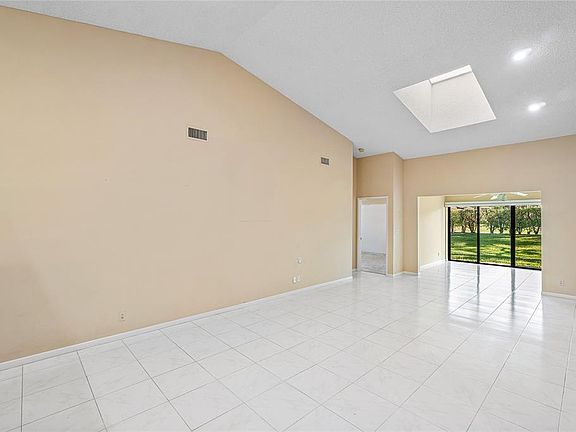 5th image of 8151 Springlake Drive