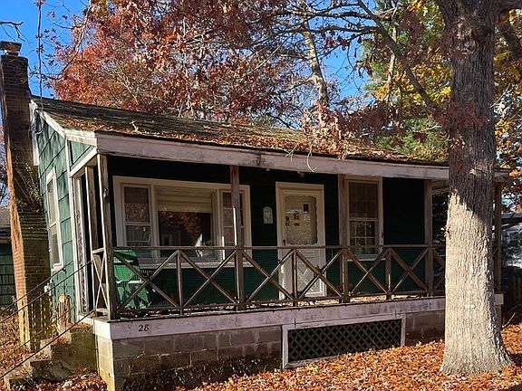 3rd image of 28 Parkwood Dr