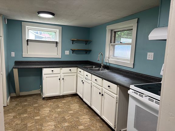 5th image of 803 S 13th St