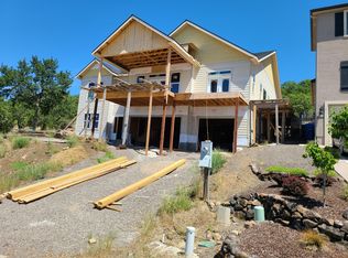 1366 Poppy Ridge Dr, Eagle Pt, OR 97524