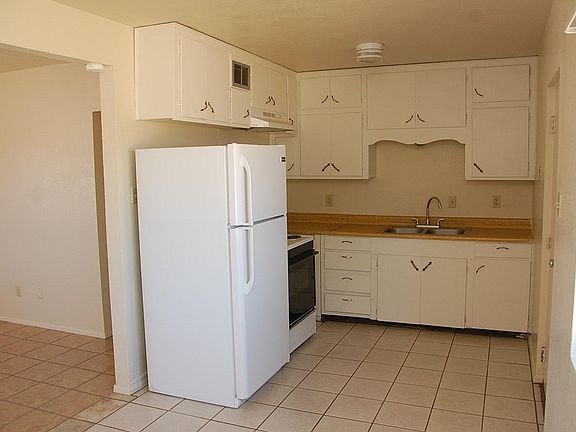 3rd image of 5071 Wild Bill Ln APT 3