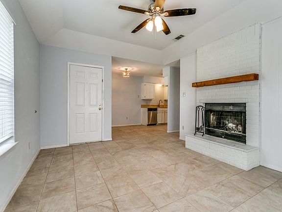 2nd image of 980 Meadow Cir S