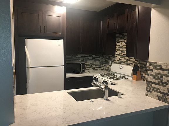 3rd image of 24137 Del Monte Dr Unit 223