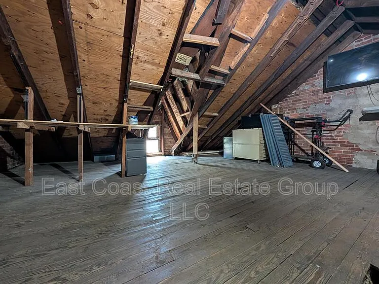 304 1/2 W Martin St — Photo 38