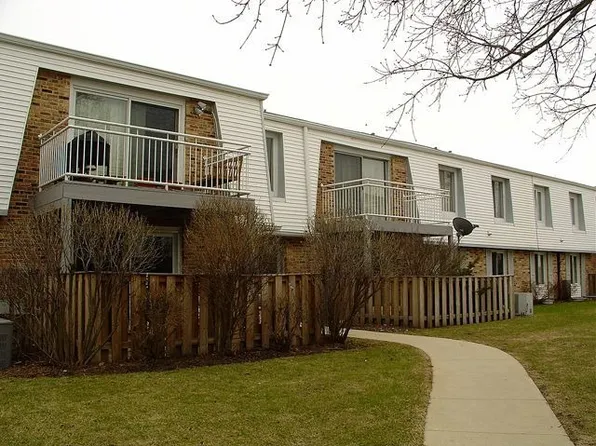 4517 Kings Dr #1C, Rolling Meadows, IL 60008