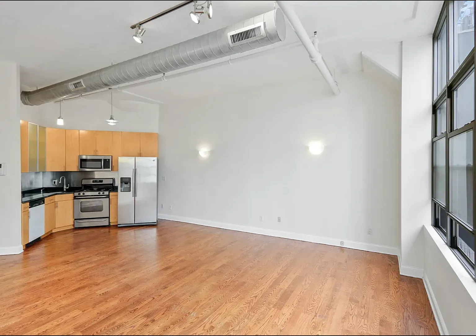 176 Johnson Street — Photo 4