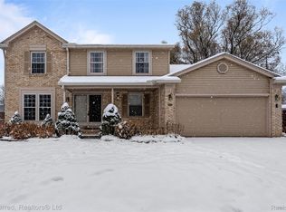 45377 Twining St, Canton, MI 48187