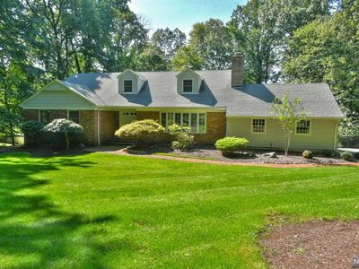 15 Plymouth Dr, Upper Saddle River, NJ, 07458