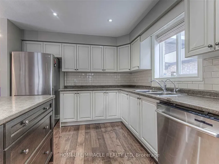 77 Laughland Ln #UPPER — Photo 9