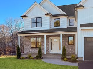 29 Thornton St, Mendon, MA 01756