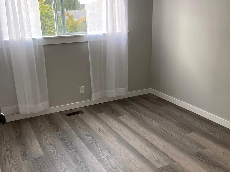 1130 Kenoyer Dr — Photo 5